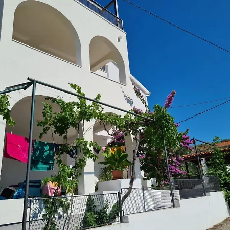 Appartement By The Sea Arbanija, Ciovo - 11321 Trogir